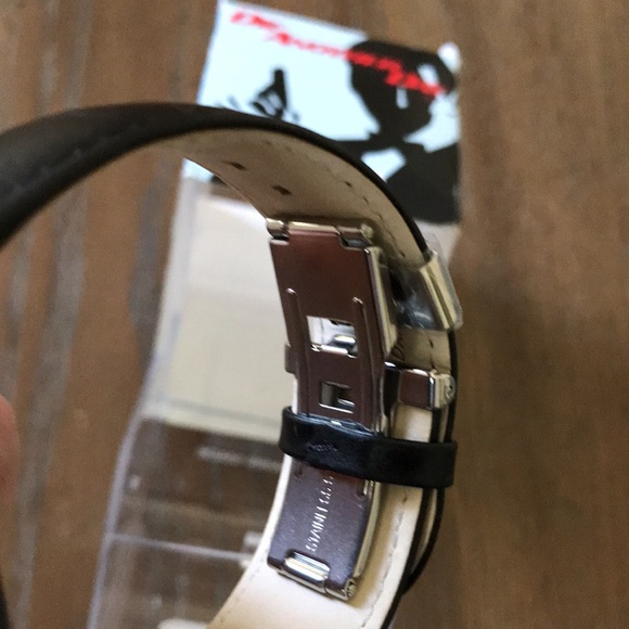 SWATCH 007 40TH ANNIVERSARY Black leather strap w/adjustable snap buckle closure - Picture 7 of 8